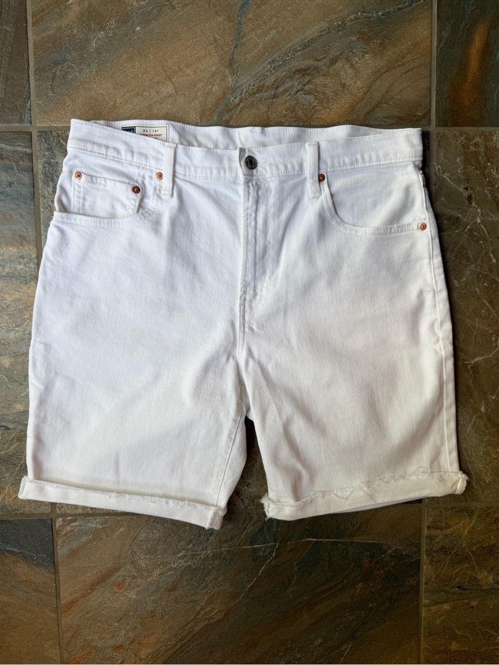 Gap High Rise Bermuda Shorts White Denim Raw Hem Cuffed Size 32 / 14R